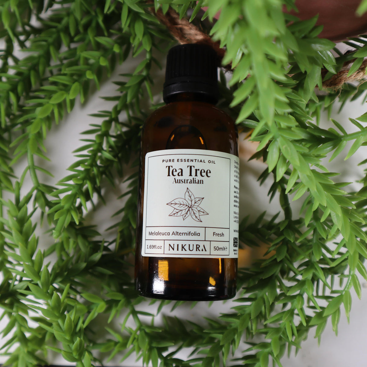 Tea Tree Oil for Hair: The Benefits and How to Use it | Nikura