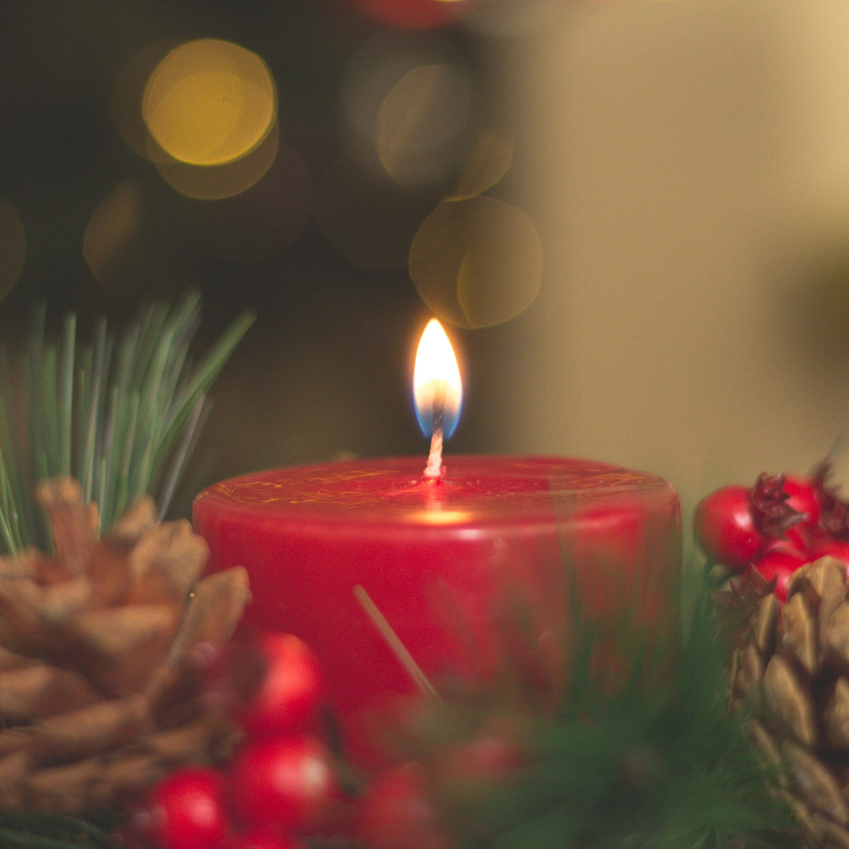 DIY Christmas Scented Candles Nikura diy-christmas-scented-candles-nikura
